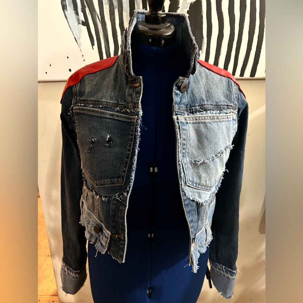 Women’s Denim Jacket 🚫🛍️SOLD🛍️🚫
